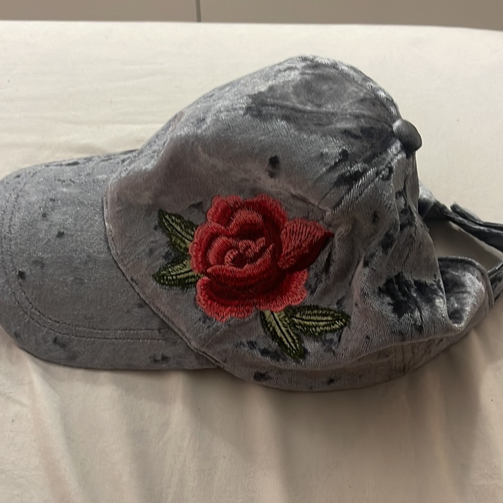 Hat - Picture 3 of 4